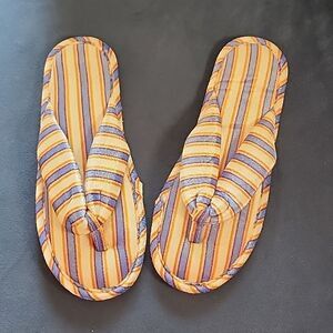 NWOT Blue Yellow Stripe Soft Luxury Bath Thong Slippers Sandals size 7-8 Medium
